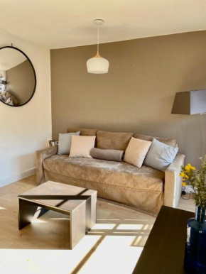 Bel appartement cosy dans résidence avec piscine 5 minutes plage